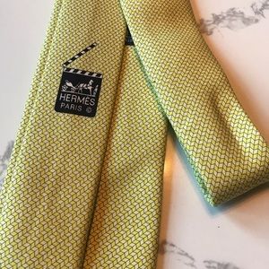 HERMES SUPER CLASSY MENS 100% SILK TIE